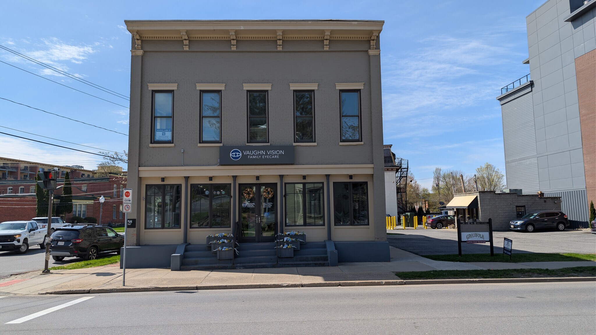 58 Church St, Saratoga Springs, NY à louer Photo de l’immeuble– Image 1 sur 10