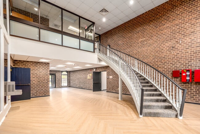 Plus de détails pour 825 E Golf Rd, Arlington Heights, IL - Bureau à vendre