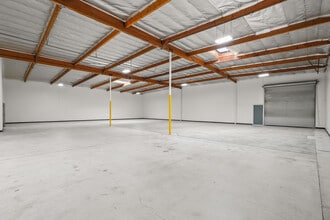 8320-8350 Isis Ave, Los Angeles, CA à louer Photo intérieure– Image 1 sur 6