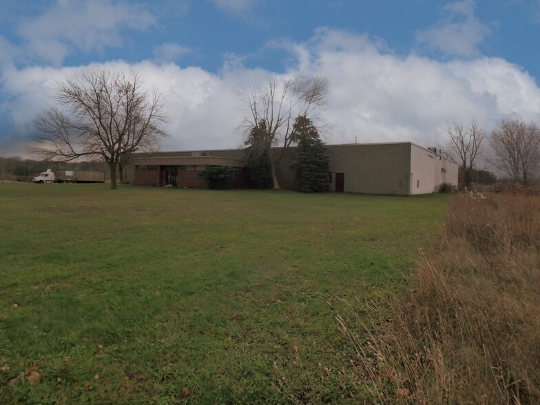 6 Treadeasy Ave, Batavia, NY à louer - Photo de l’immeuble – Image 2 sur 8