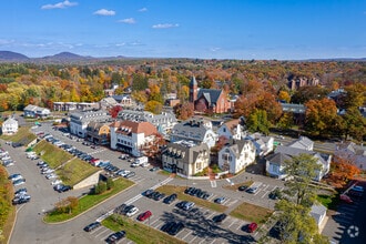 19 College St, South Hadley, MA - VUE AÉRIENNE  vue de carte - Image1