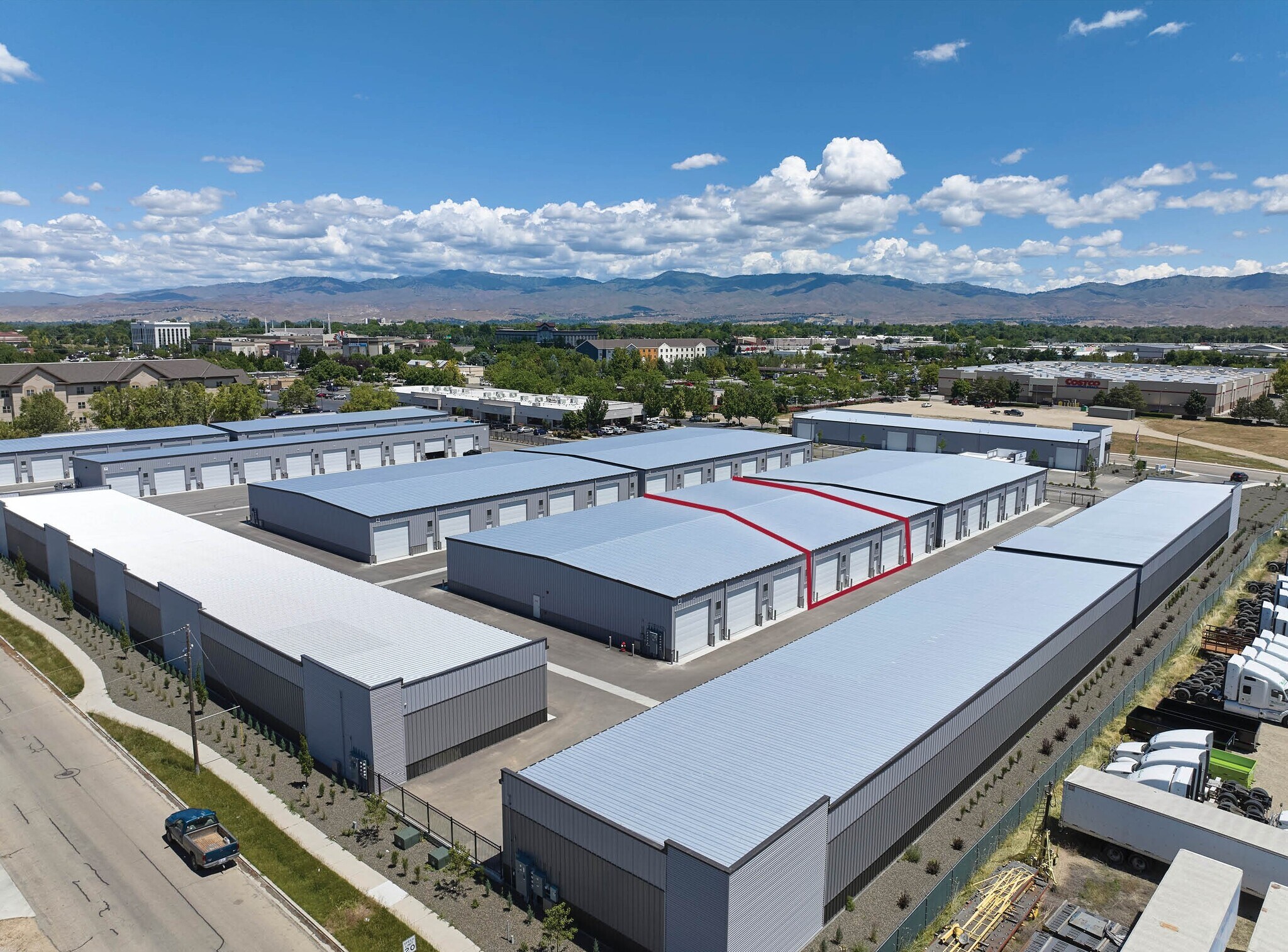 Leased Investment Storage Condos For Sal portefeuille de 6 biens à vendre sur LoopNet.fr Photo principale– Image 1 sur 4