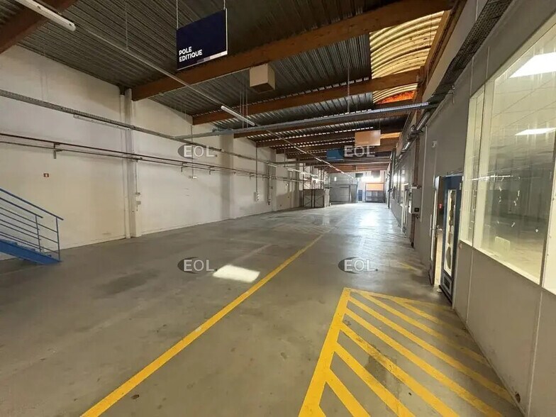 Local d’activités dans Colombes à louer - Photo intérieure – Image 3 sur 11