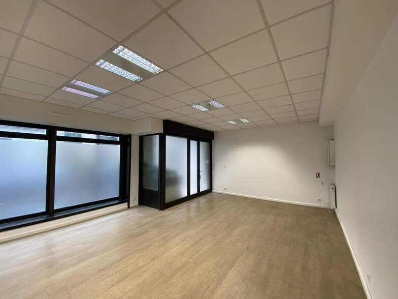 Local commercial dans Paris à vendre - Photo intérieure – Image 2 sur 4