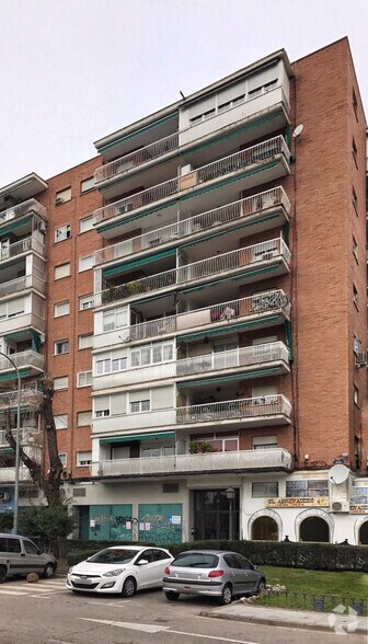 Calle Urano, 11, Alcorcón, Madrid à vendre - Photo de l’immeuble – Image 2 sur 3