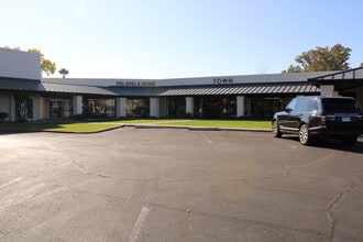 2720 N 68th St, Scottsdale, AZ à louer Photo de l’immeuble– Image 1 sur 3