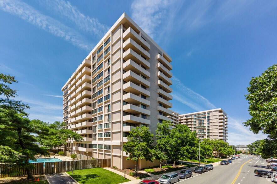 4141 N Henderson Rd, Arlington, VA à louer - Photo de l’immeuble – Image 2 sur 5