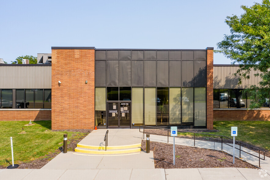 3750 Monroe Ave, Pittsford, NY à louer - Photo de l’immeuble – Image 3 sur 16