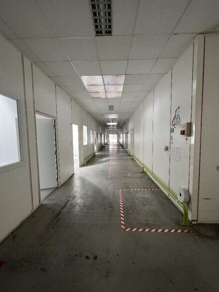 Local d'activités dans Le Havre à vendre - Photo intérieure – Image 2 sur 7