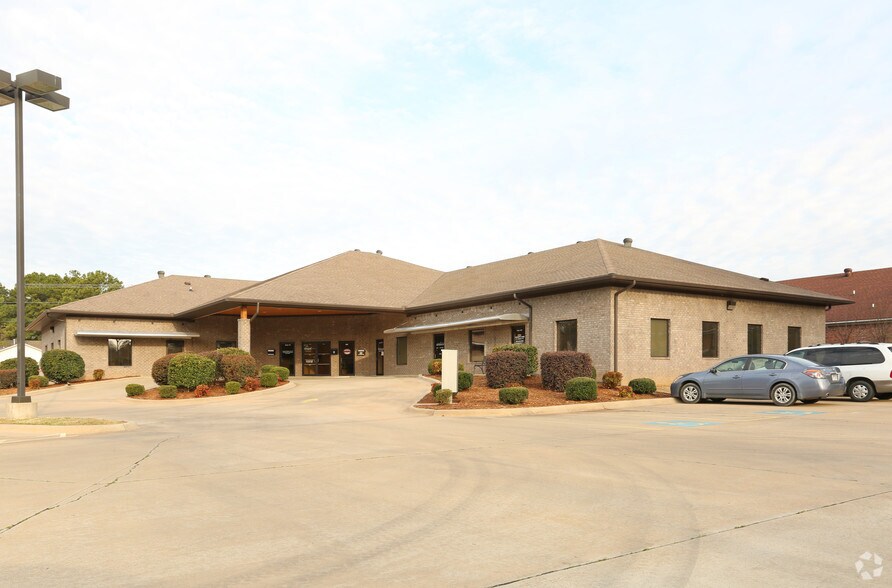 306 Salem Rd, Conway, AR à louer - Photo principale – Image 1 sur 2