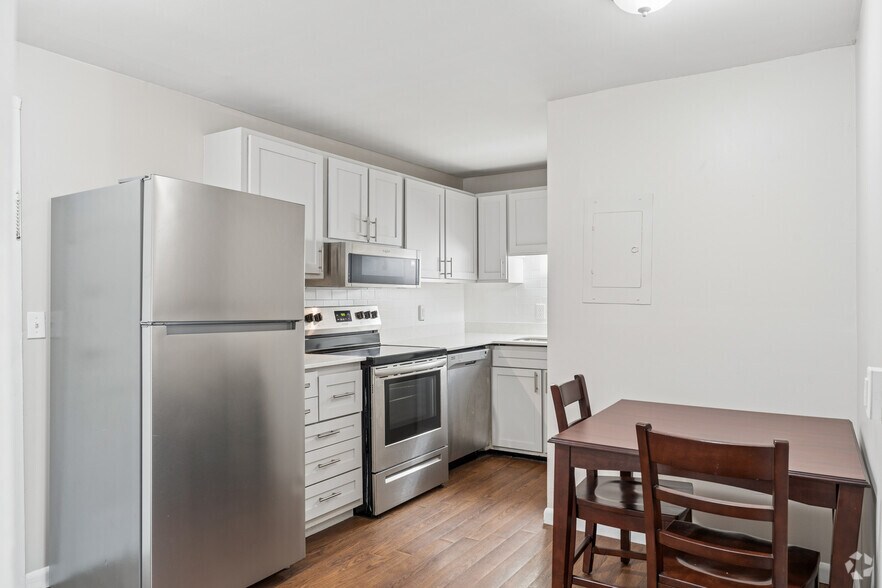 600 Martin Luther King Jr Blvd, Chapel Hill, NC à vendre - Photo intérieure – Image 2 sur 52