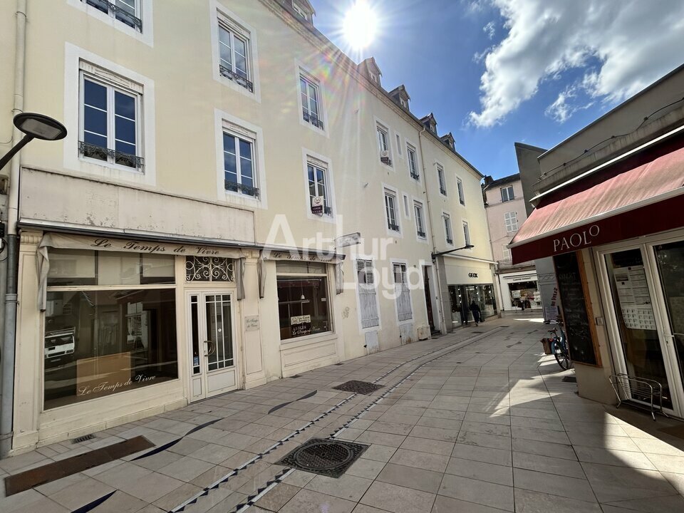 Local commercial dans Vichy à louer Photo de l’immeuble– Image 1 sur 7