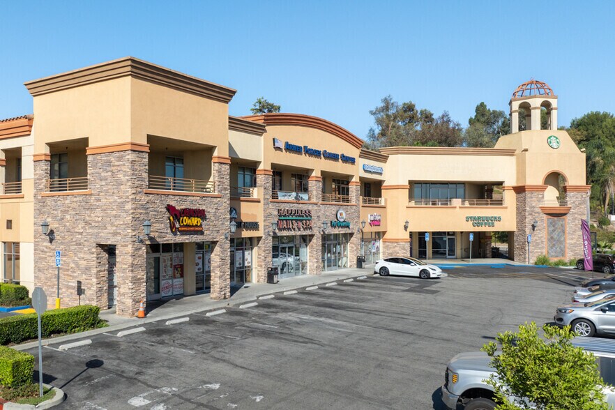 68 Rio Rancho Rd, Pomona, CA à louer - Photo de l’immeuble – Image 1 sur 3