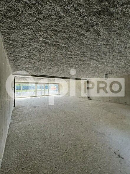 Local commercial dans Saint-Vincent-de-Tyrosse à louer - Photo de l’immeuble – Image 3 sur 4