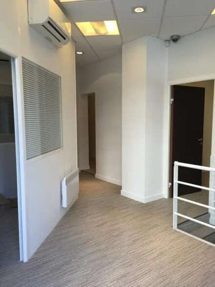 Local commercial dans Vincennes à vendre - Photo intérieure – Image 2 sur 5