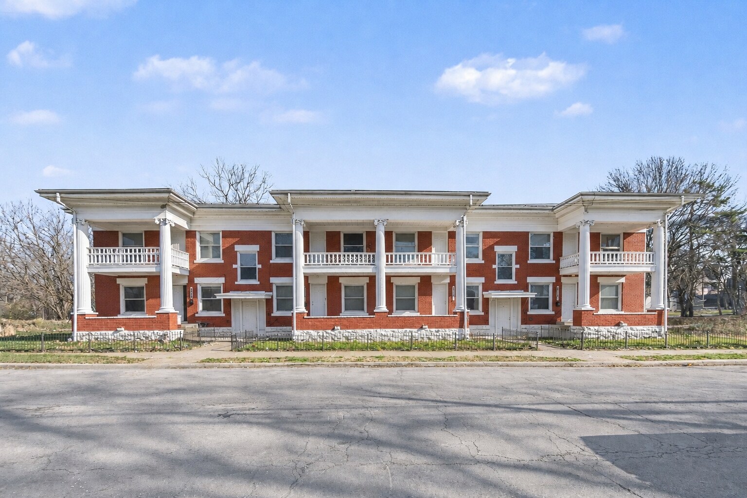 2712 E 26th St, Kansas City, MO à vendre Photo principale– Image 1 sur 13