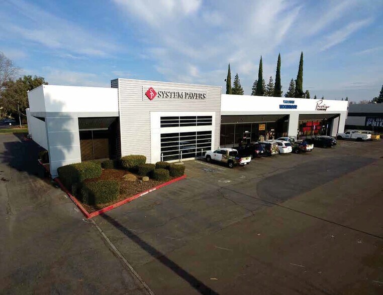 9816 Business Park Dr, Sacramento, CA à vendre - Photo principale – Image 1 sur 2