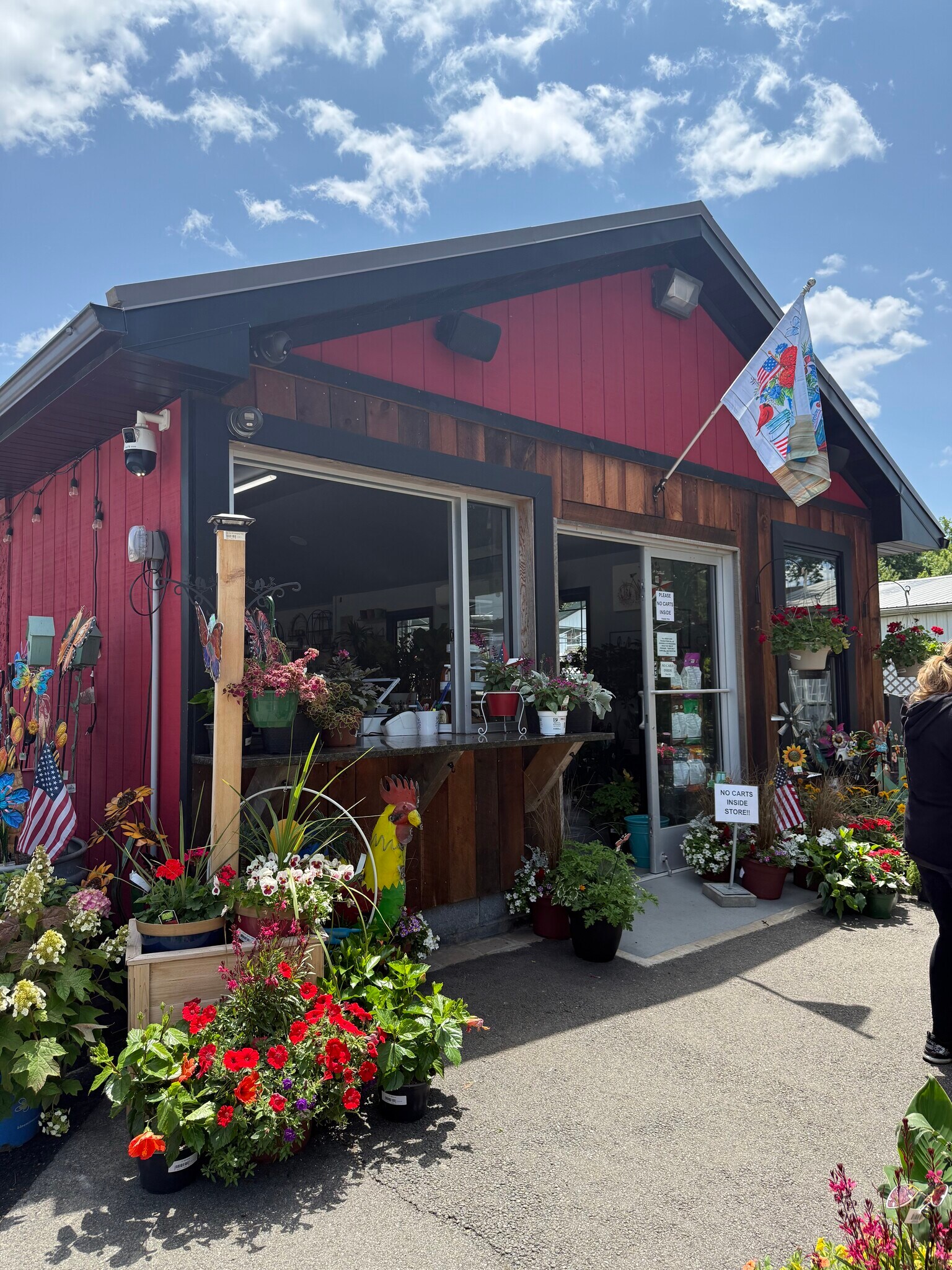 563 River Rd, New Milford, NJ à vendre Photo de l’immeuble– Image 1 sur 48