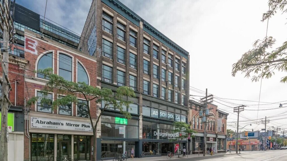 639 Queen St W, Toronto, ON à louer - Vidéo sur l’annonce professionnelle – Image 2 sur 27