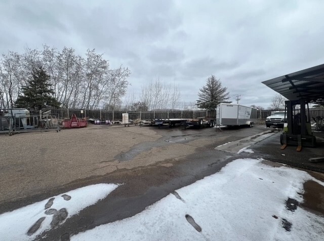 19260 Linden Dr, Osseo, MN à louer - Photo de l’immeuble – Image 3 sur 10