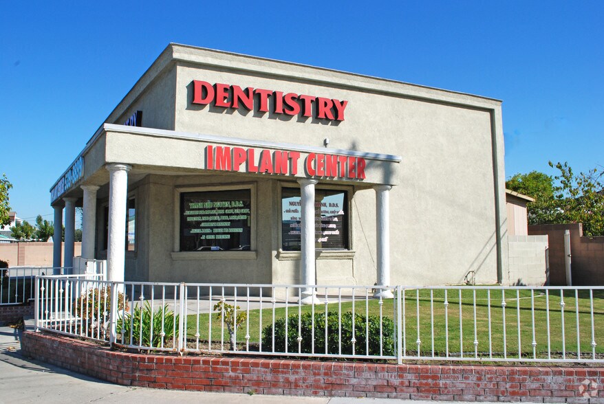 12732 Brookhurst St, Garden Grove, CA à vendre - Photo de l’immeuble – Image 2 sur 7