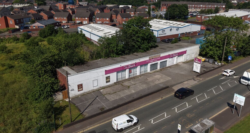 40 Oldham Rd, Rochdale à vendre - Photo de l’immeuble – Image 2 sur 4