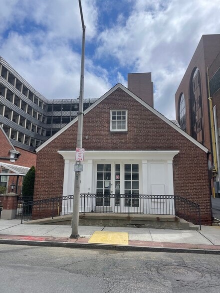 40 Church St, White Plains, NY à louer - Photo principale – Image 1 sur 11