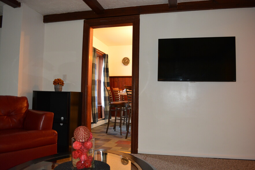 720 Buffalo Ave, Niagara Falls, NY à vendre - Photo intérieure – Image 3 sur 110