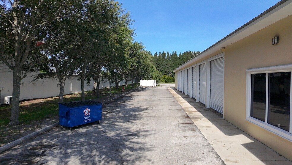 4620 NE Babcock St, Melbourne, FL à vendre - Photo de l’immeuble – Image 3 sur 9
