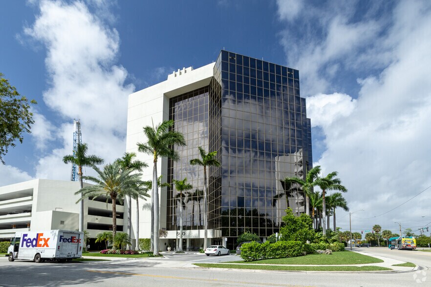 500 S Australian Ave, West Palm Beach, FL à louer - Photo de l’immeuble – Image 2 sur 18