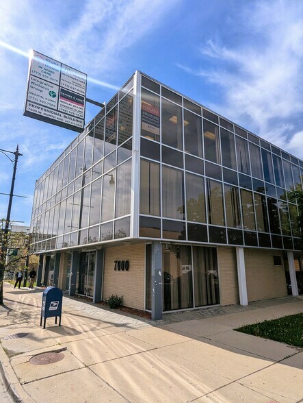 7000 W North Ave, Chicago, IL à louer - Photo de l’immeuble – Image 2 sur 18