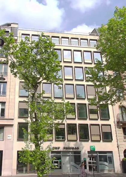 80 Avenue Marceau, Paris à louer - Photo de l’immeuble – Image 1 sur 6