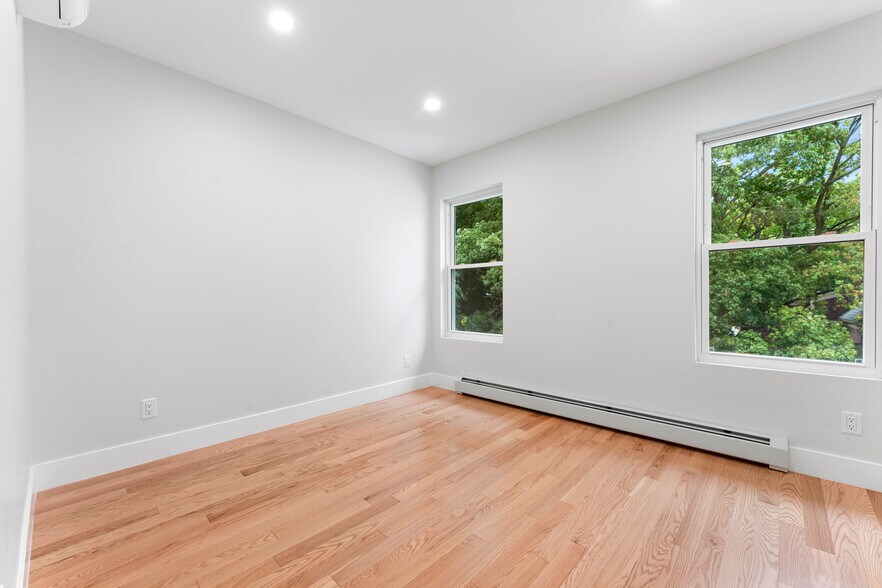 North St & Wells Ave portefeuille de 1 biens à vendre sur LoopNet.fr - Photo de l’immeuble – Image 3 sur 19