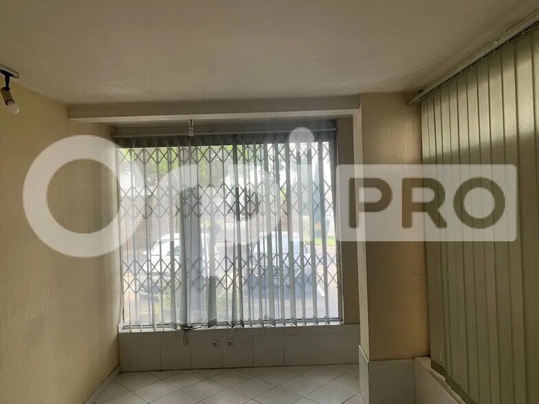 Bureau dans Vauvert à vendre - Photo intérieure – Image 2 sur 6