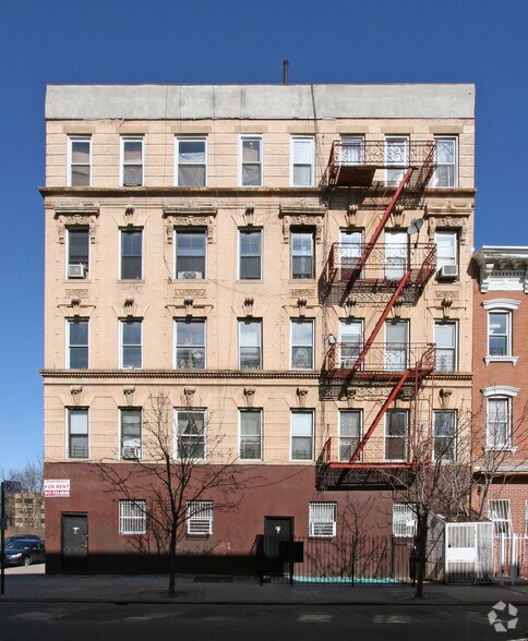 210 Humboldt St, Brooklyn, NY à louer - Photo de l’immeuble – Image 2 sur 2