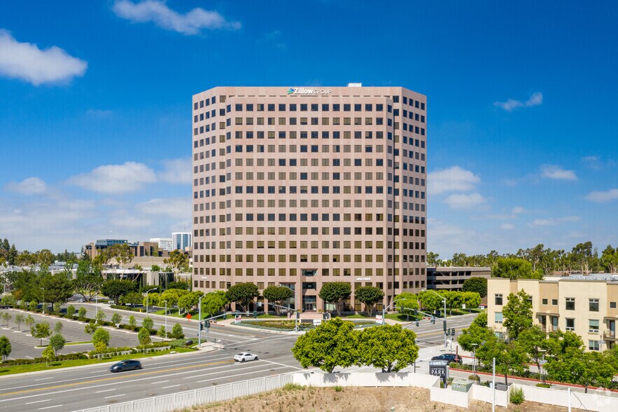 2600 michelson Dr, Irvine, CA à louer - Photo de l’immeuble – Image 3 sur 10