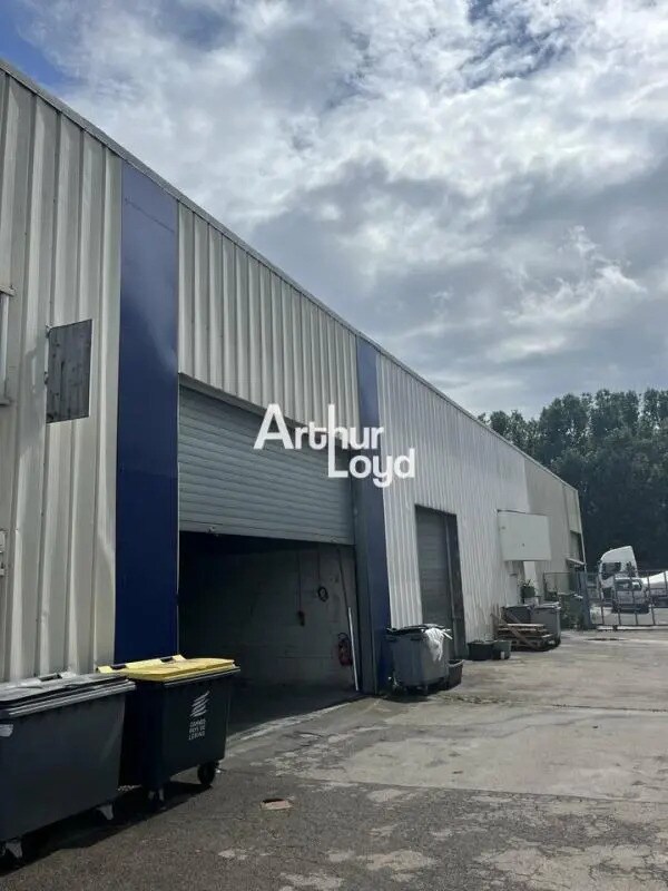 Plus de détails pour Local d'activités à louer