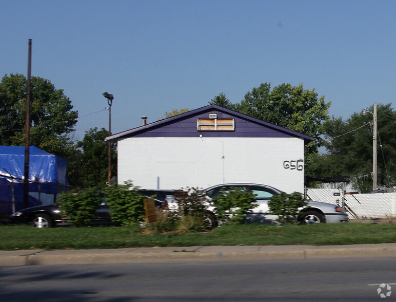 656 Broadway, Aurora, IL à vendre - Photo principale – Image 1 sur 2