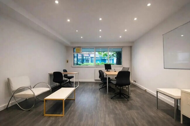 Plus de détails pour Bureau à louer