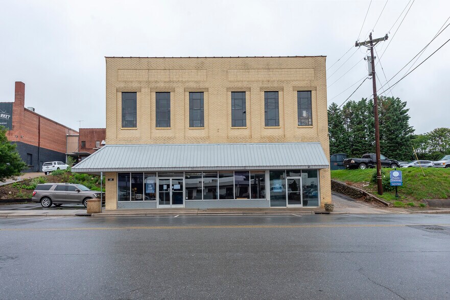 34 N Logan St, Marion, NC à louer - Photo de l’immeuble – Image 2 sur 21