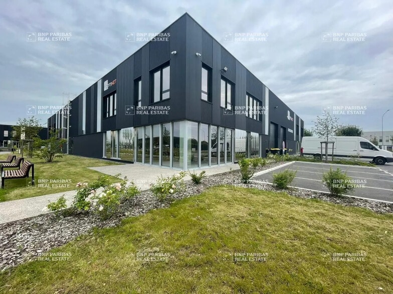 Local d'activités dans Avelin à vendre - Photo de l’immeuble – Image 2 sur 19