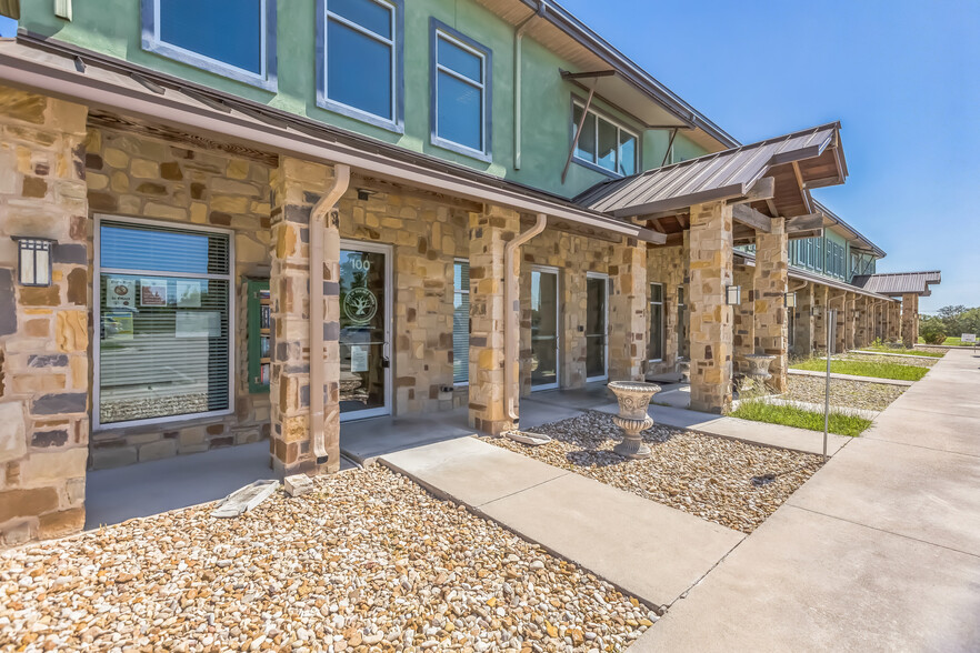 103 Vista View Trl, Spicewood, TX à vendre - Photo de l’immeuble – Image 2 sur 7