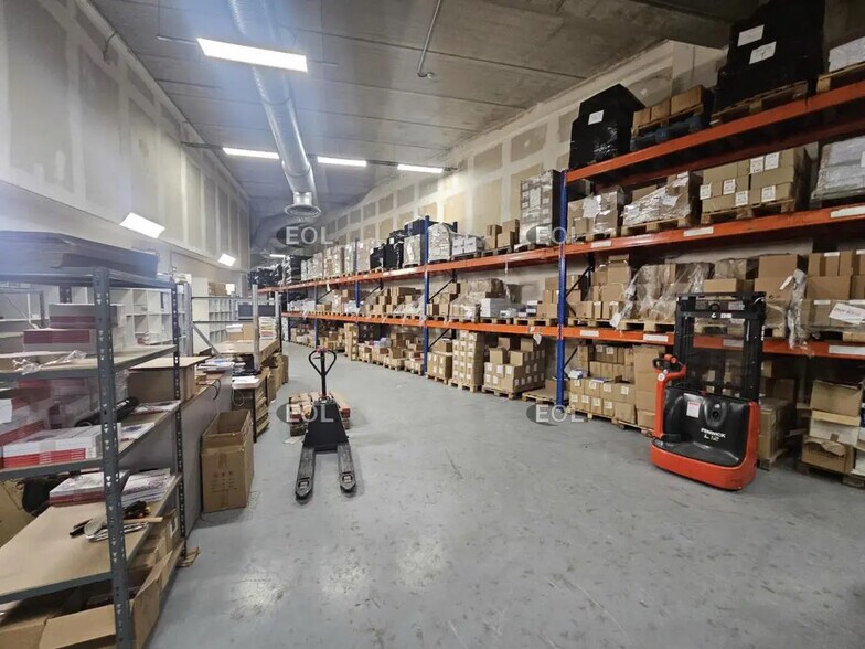 Local d’activités dans Ivry-sur-Seine à louer - Photo de l’immeuble – Image 2 sur 13