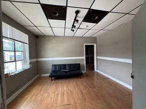 2311 Cascade Rd SW, Atlanta, GA à louer Photo intérieure– Image 2 sur 4