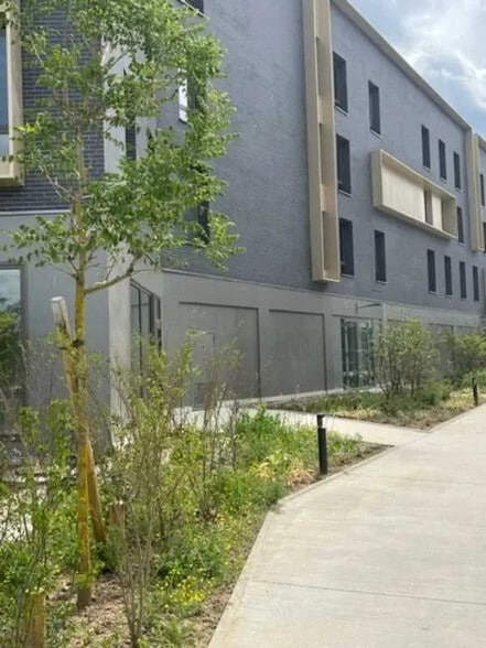 Bureau dans Guyancourt à vendre - Photo de l’immeuble – Image 1 sur 15