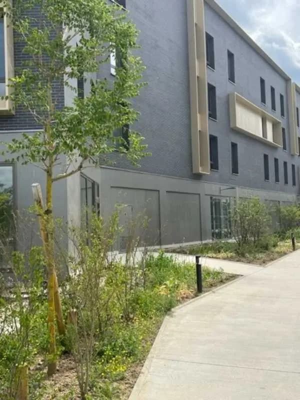 Bureau dans Guyancourt à vendre Photo de l’immeuble– Image 1 sur 16