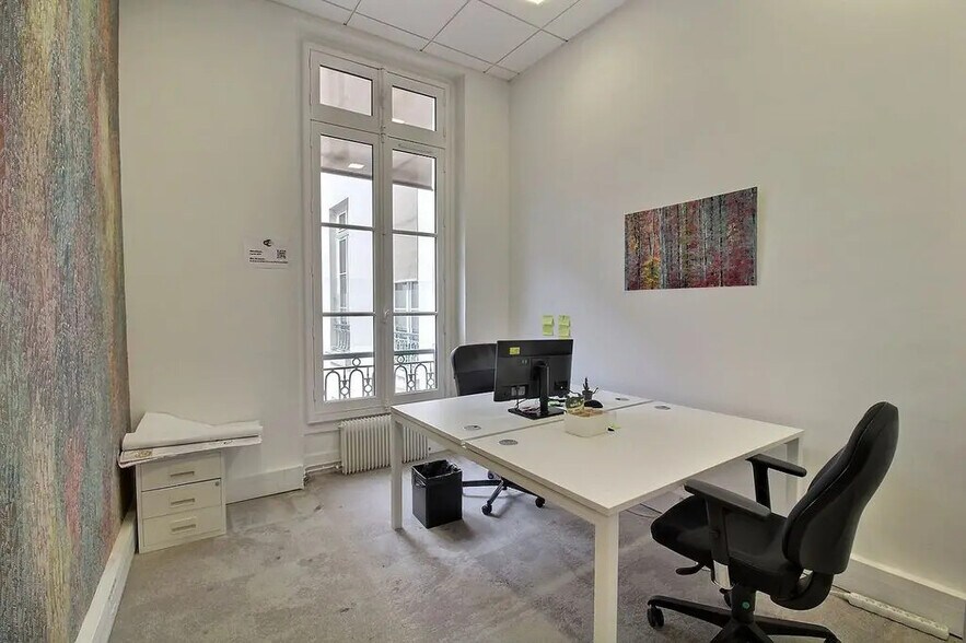 Bureau dans Paris à louer - Photo de l’immeuble – Image 2 sur 5