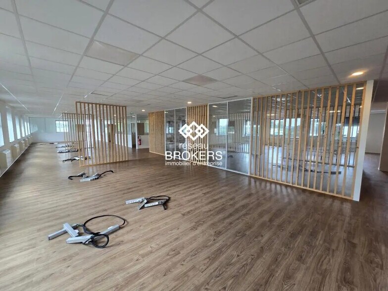 Bureau dans SAINT-OUEN-L'AUMONE à louer - Photo de l’immeuble – Image 1 sur 7