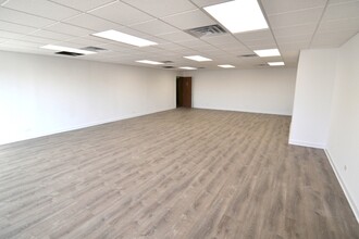 4401-4415 W Lawrence Ave, Chicago, IL à louer Photo intérieure– Image 1 sur 8