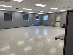 700 Ensminger Rd, Tonawanda, NY à louer Photo intérieure– Image 2 sur 8